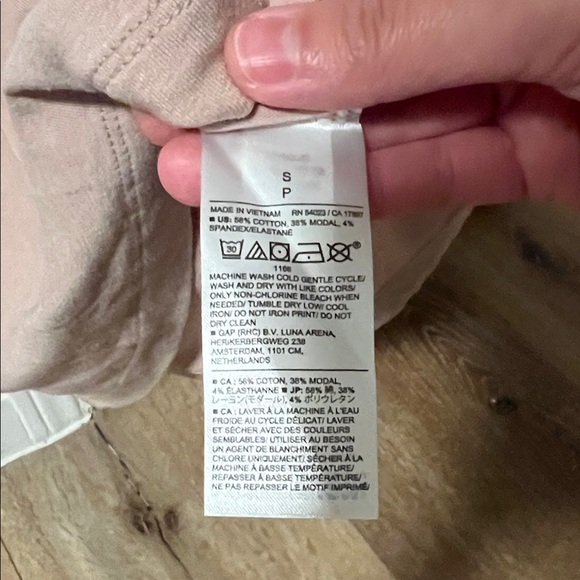 Banana republic dark pink shirt - Picture 4 of 4